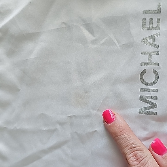 Michael Kors Wallet - Picture 14 of 14